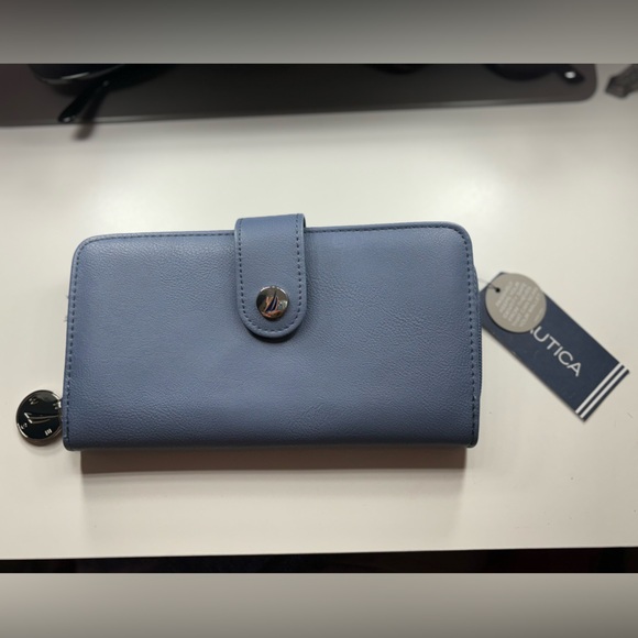 Nautica Wallet - Picture 2 of 4